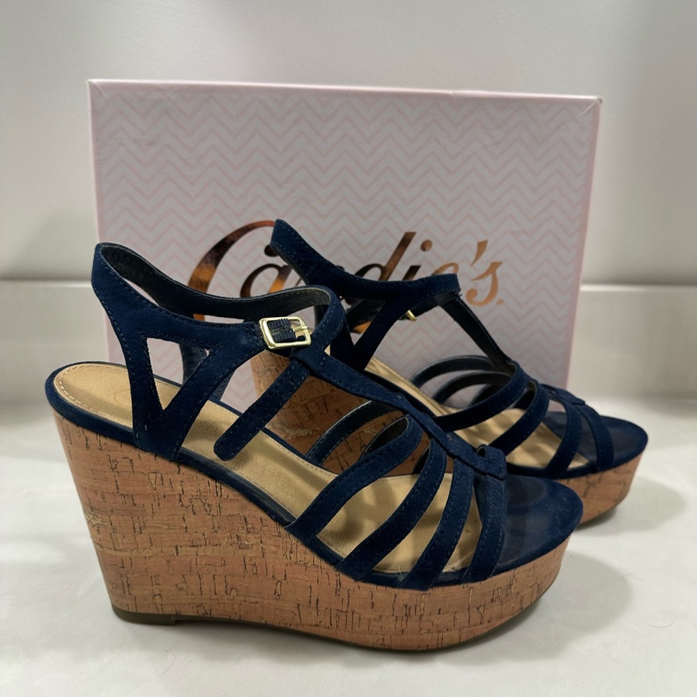 Candie’s navy Calunar platform wedge t-strap strappy sandal